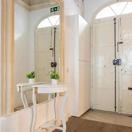 4br In Prime Location Just Off The Promenade By 360 Estates Appartement *