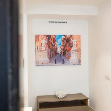 Appartement 4br In Prime Location Just Off The Promenade By 360 Estates