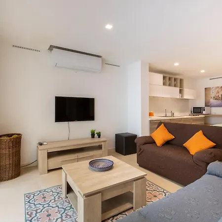Appartement 4br In Prime Location Just Off The Promenade By 360 Estates *