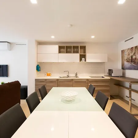 Apartament 4br In Prime Location Just Off The Promenade By 360 Estates